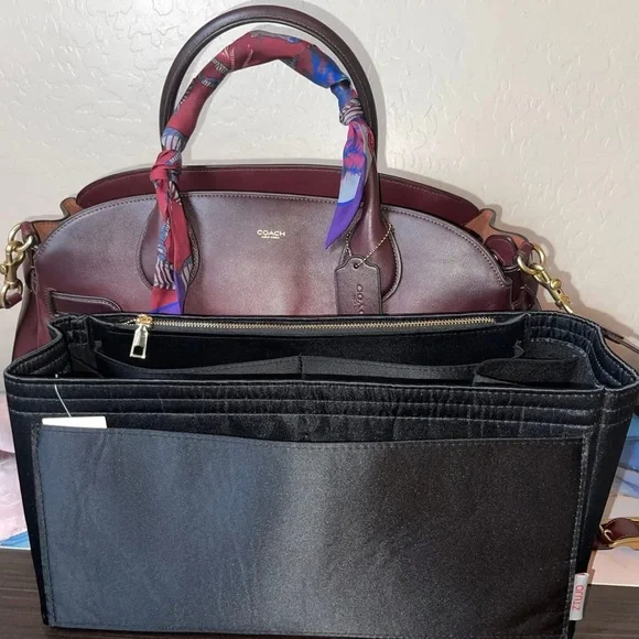 Coach 48 Merlot Empire has seen some world! Too big of a bag for me! - Picture 3 of 10